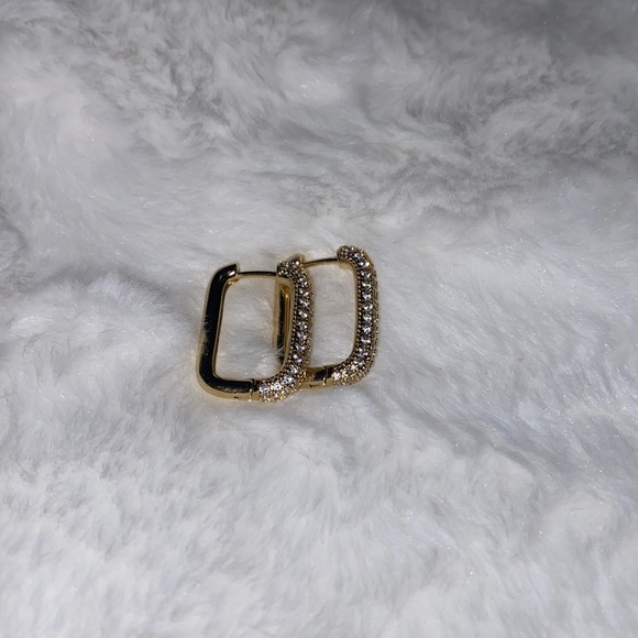 ‼️Sale‼️14k gold plated earrings - Picture 3 of 4